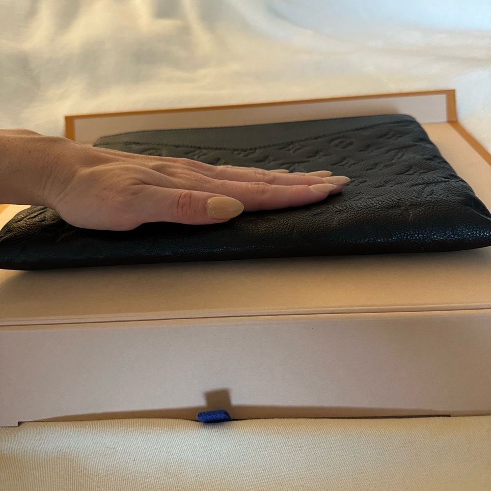 Authentic Louis Vuitton Black Clutch - Picture 11 of 11